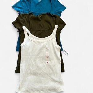 Bundle of three Old Navy ribbed tops